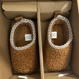 Bear Paw baby slippers shoes